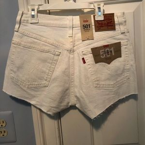 Levi’s NWT White Denim Shorts Size 26